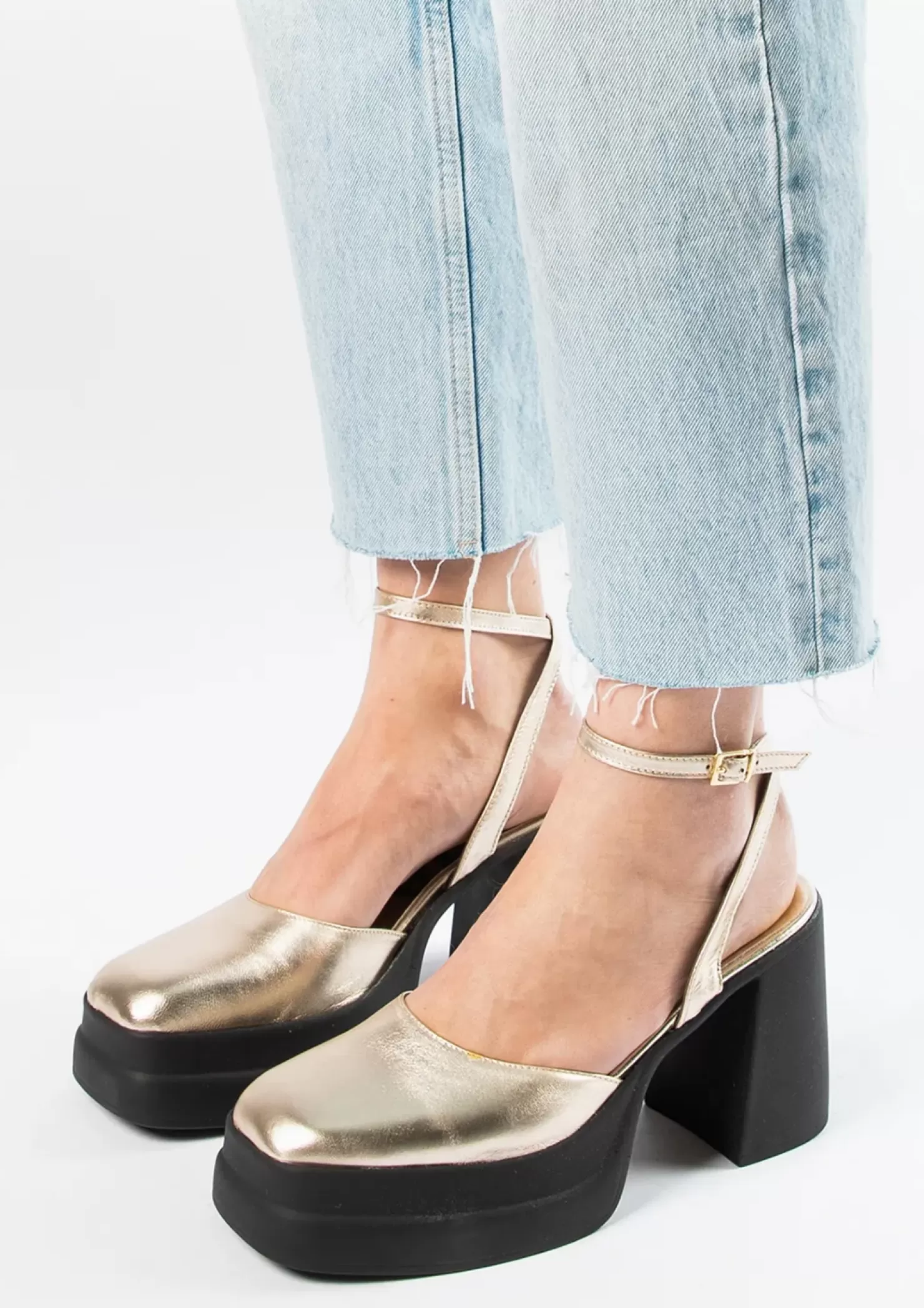 New Metallic Pumps With Platform Sole - Gold Women Pumps