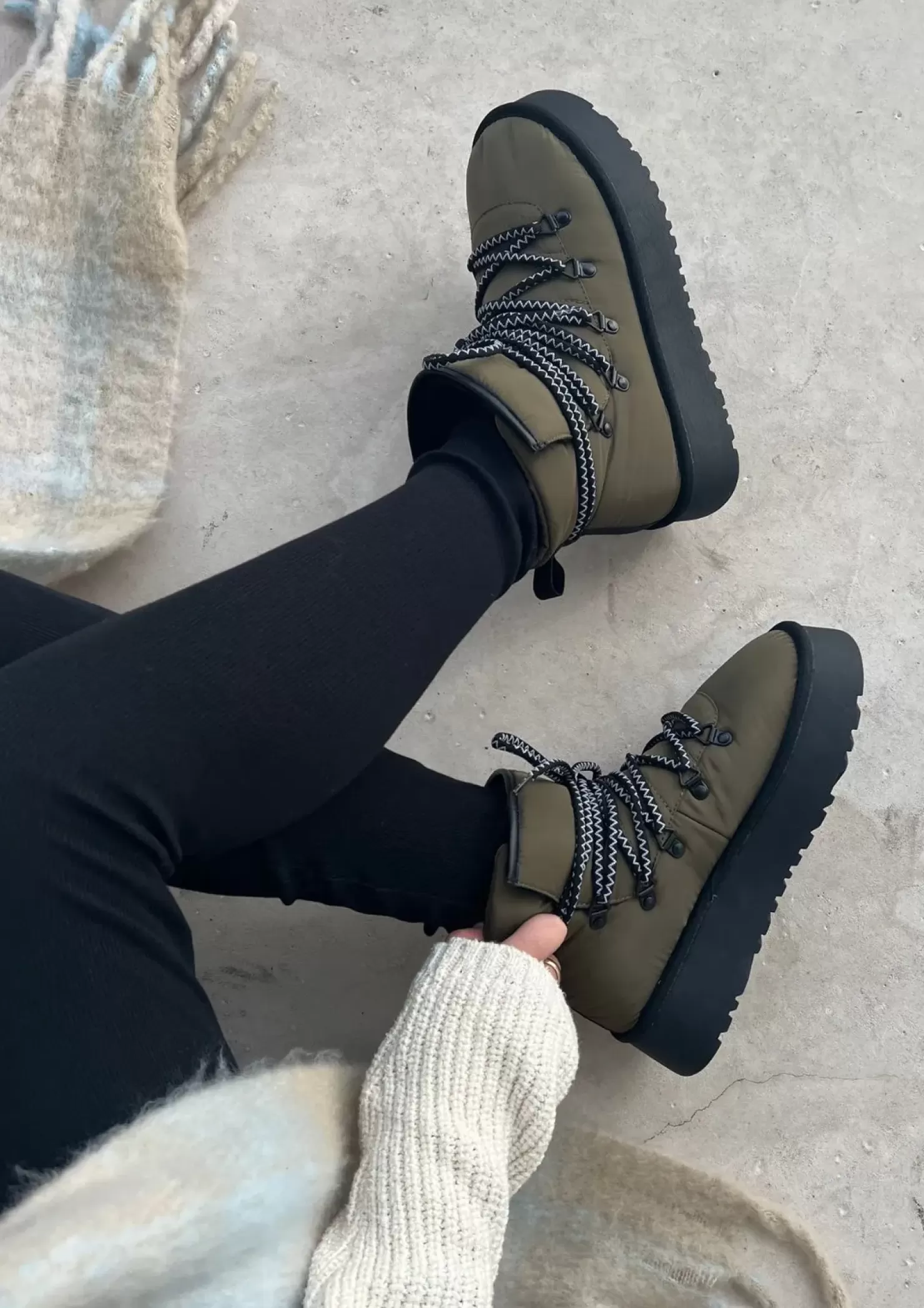 Sale Padded Lace-Up Ankle Boots With Platform Sole - Dark Green Women Ankle Boots